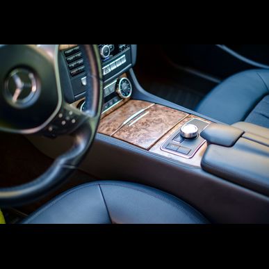 ベンツをカスタムするエアロパーツ等を取り扱っております