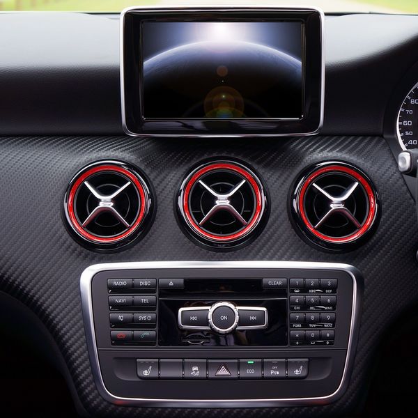 ベンツをカスタムするアルミホイールを取り扱っております