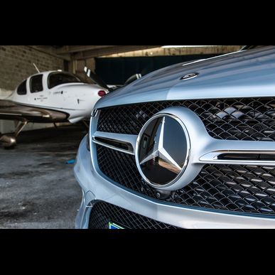 ベンツを修理する部品から装飾用のパーツまでお任せください
